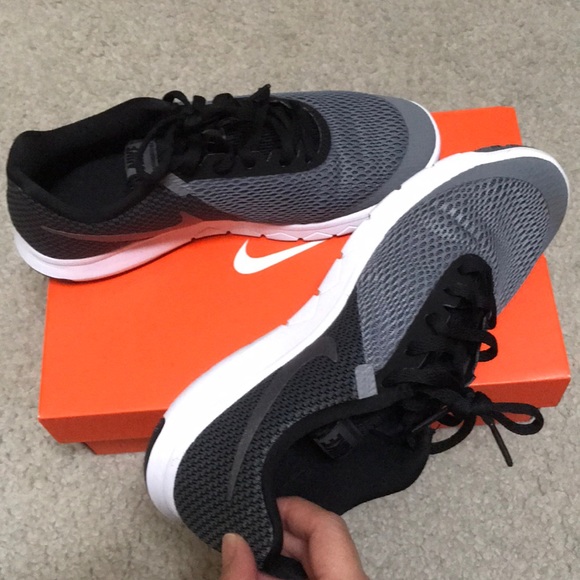 Nike Shoes - Nike running shoes